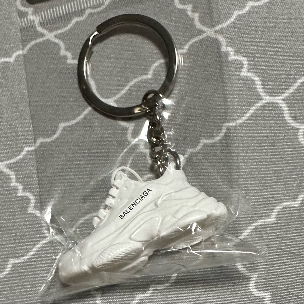 Sneakers keychain